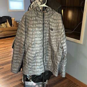Men’s The North Face puffer jacket
